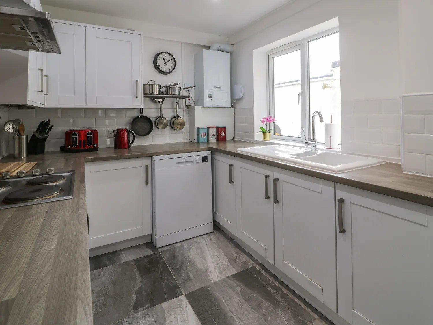 3 Bedroom In Town Centre *