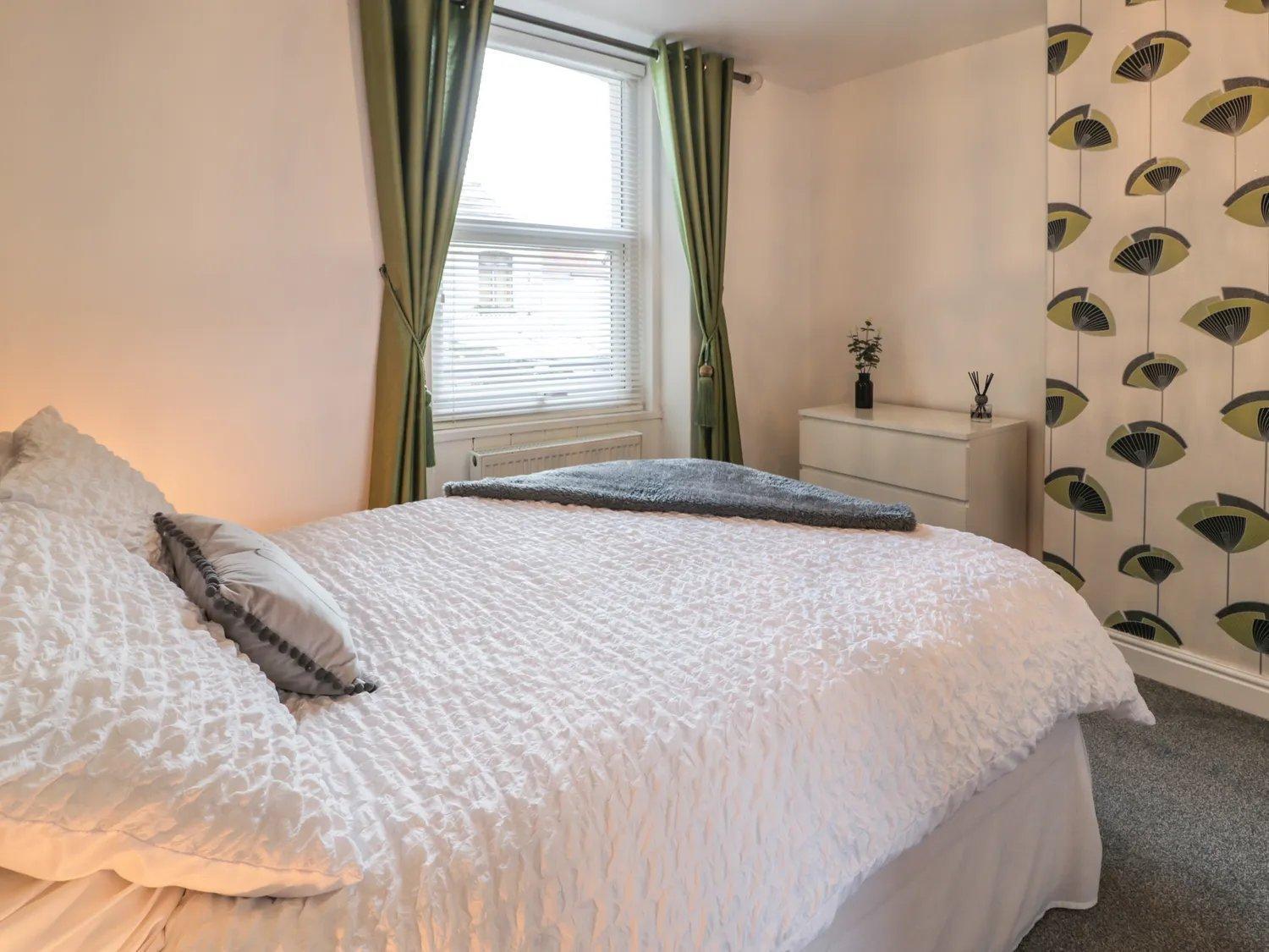 Apartment 3 Bedroom In Town Centre